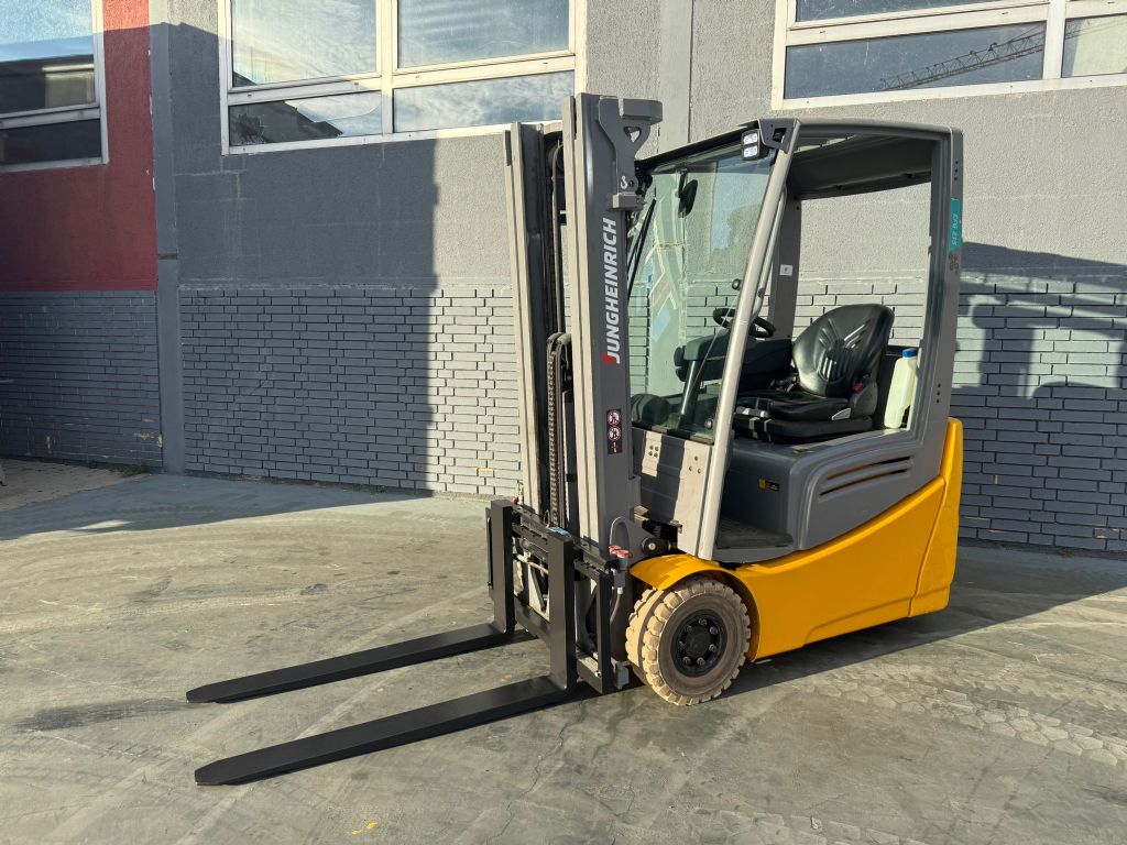 Jungheinrich EFG 215 Baujahr 2018 / Stunden 1816 HH 4400 Elektro 3 Rad-Stapler www.gst-logistic.com