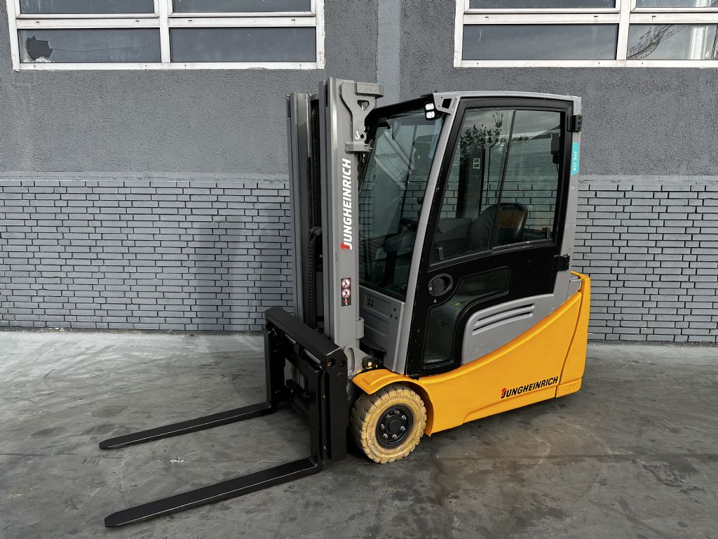 Jungheinrich EFG 216 Baujahr 2018/ Stunden 7465/ TRIPLEX /Kabine/ Heizung Elektro 3 Rad-Stapler www.gst-logistic.com