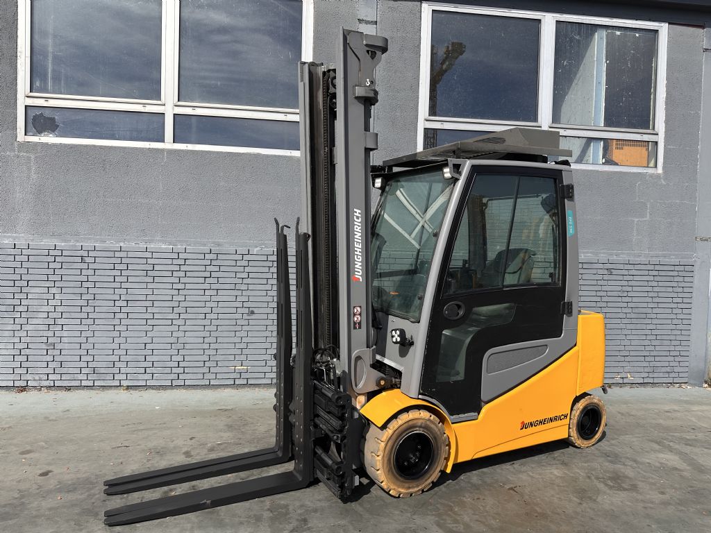 Jungheinrich EFG S30 Baujahr 2019/ Akku 2019 Stunden 15507 Elektro 4 Rad-Stapler www.gst-logistic.com