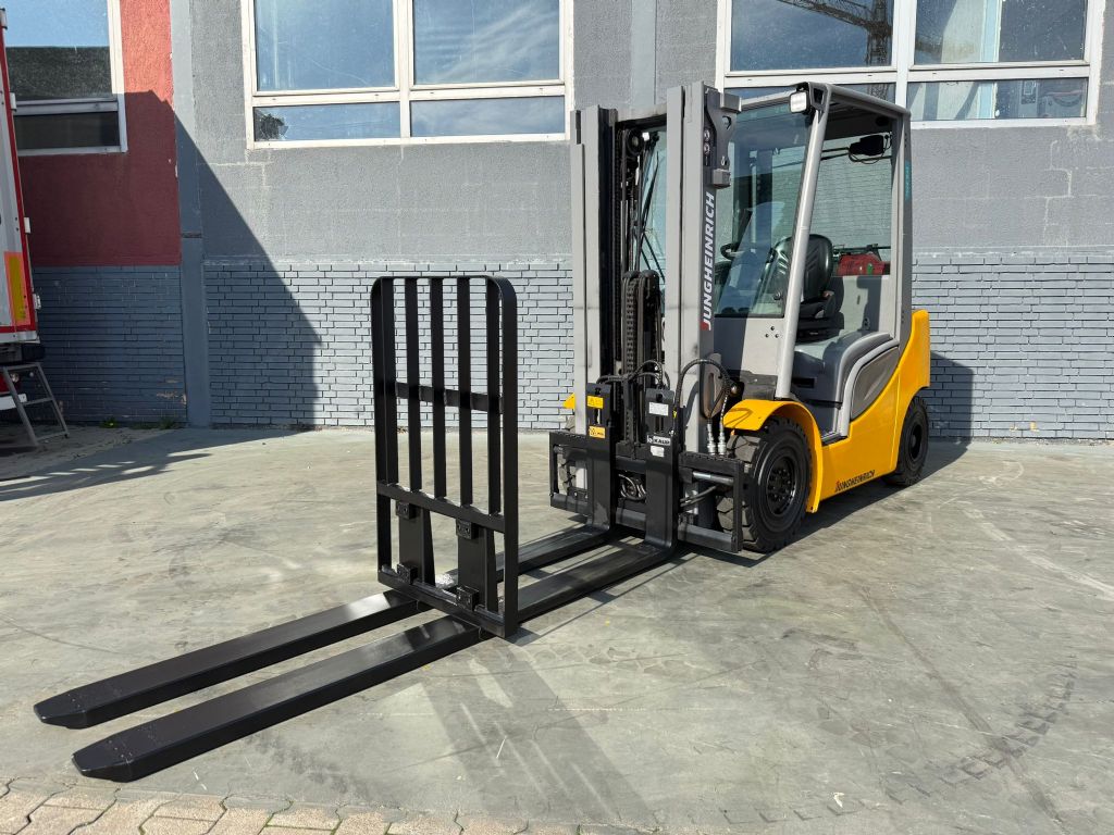 Jungheinrich TFG 425s Baujahr 2019/ Triplexmast Schubgabel Treibgasstapler www.gst-logistic.com