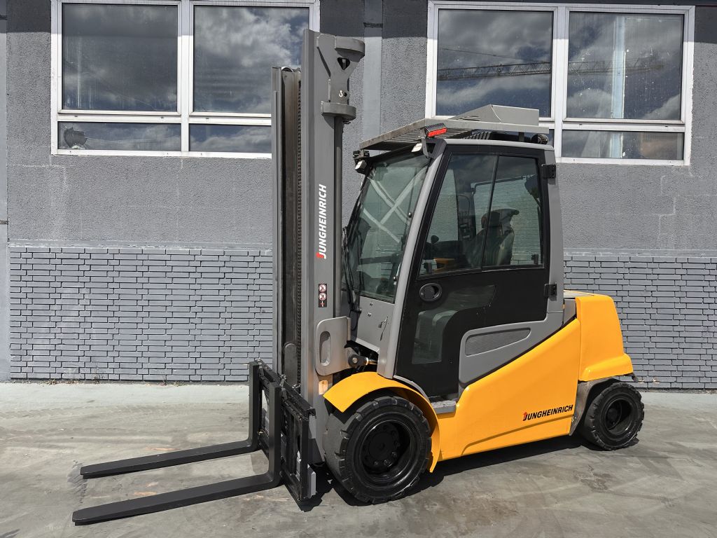 Jungheinrich EFG S 50 Baujahr 2019/Kabine /Heizung /3-4Ventil Elektro 4 Rad-Stapler www.gst-logistic.com