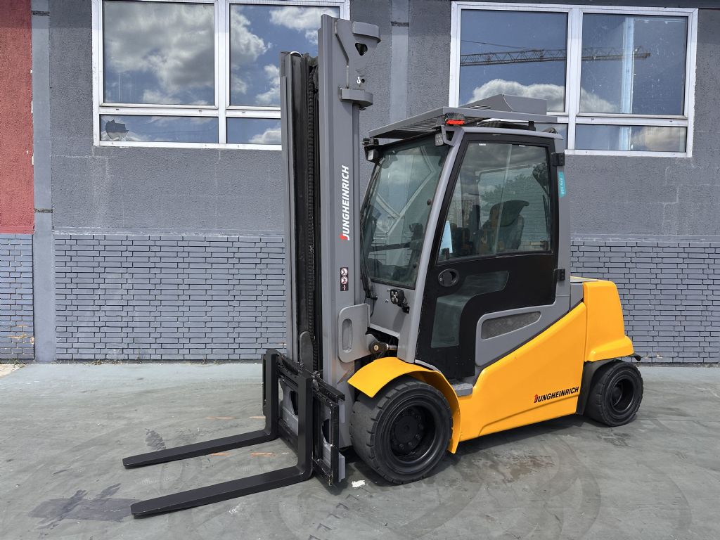 Jungheinrich EFG S 50 Baujahr 2019/Kabine /Heizung /3-4Ventil Elektro 4 Rad-Stapler www.gst-logistic.com