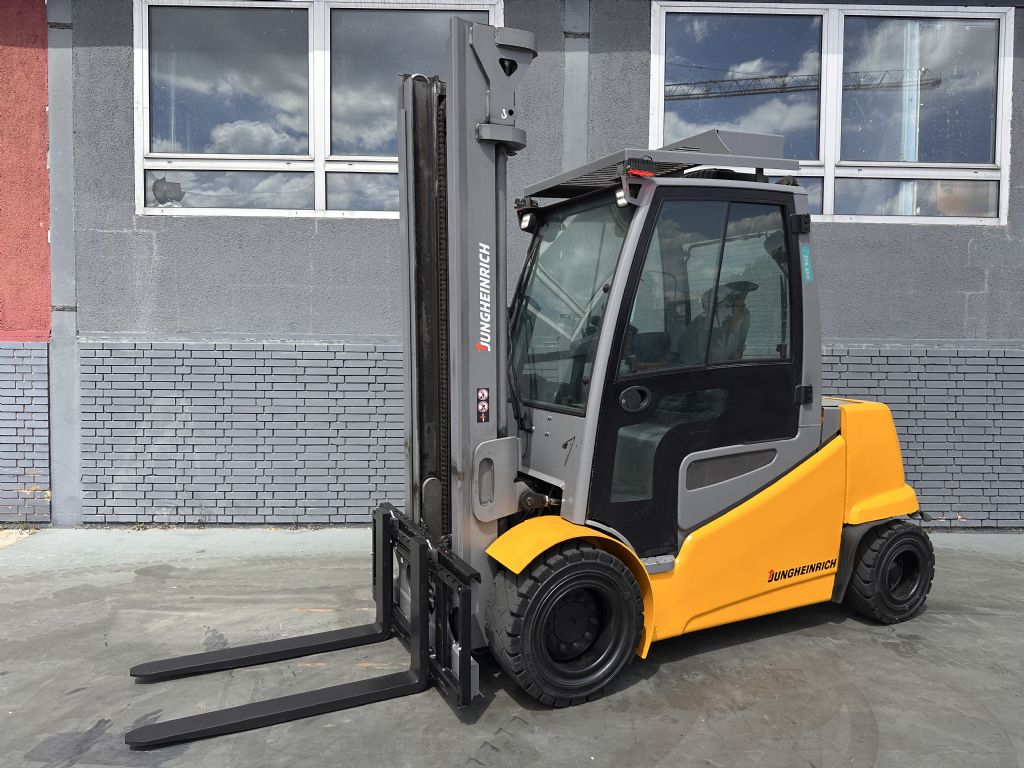 Jungheinrich EFG S 50 Baujahr 2019/Kabine /Heizung /3-4Ventil Elektro 4 Rad-Stapler www.gst-logistic.com