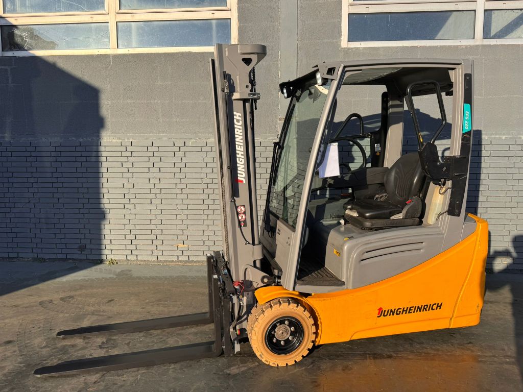 Jungheinrich EFG 220 Baujahr 2019 /Triplex /Std.4442 /Akku 2019 Elektro 3 Rad-Stapler www.gst-logistic.com