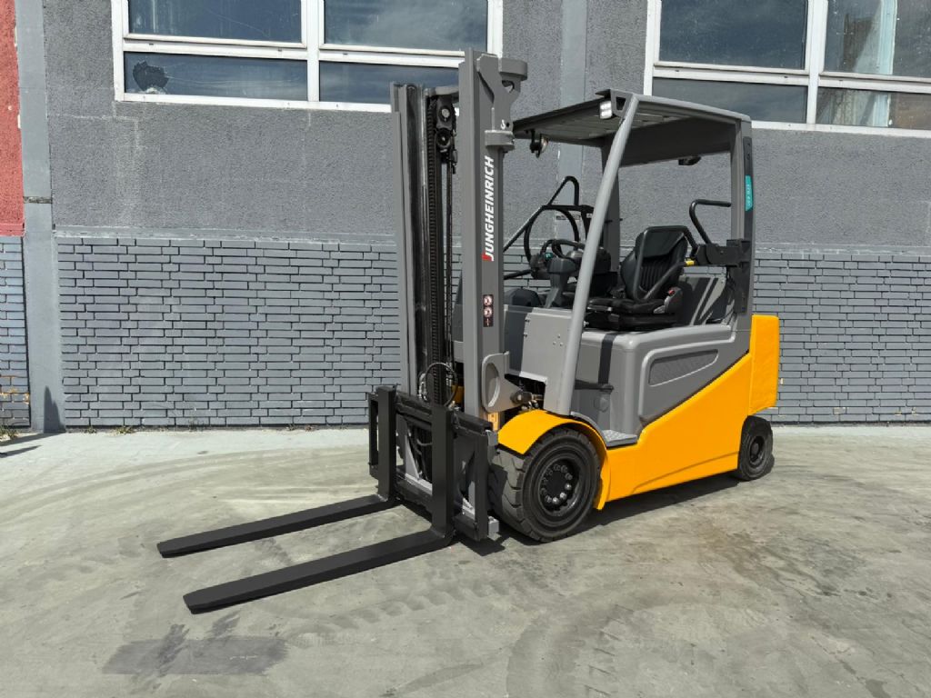 Jungheinrich EFG 430 Baujahr 2019/ Stunden 3870 Akku 2019 Elektro 4 Rad-Stapler www.gst-logistic.com