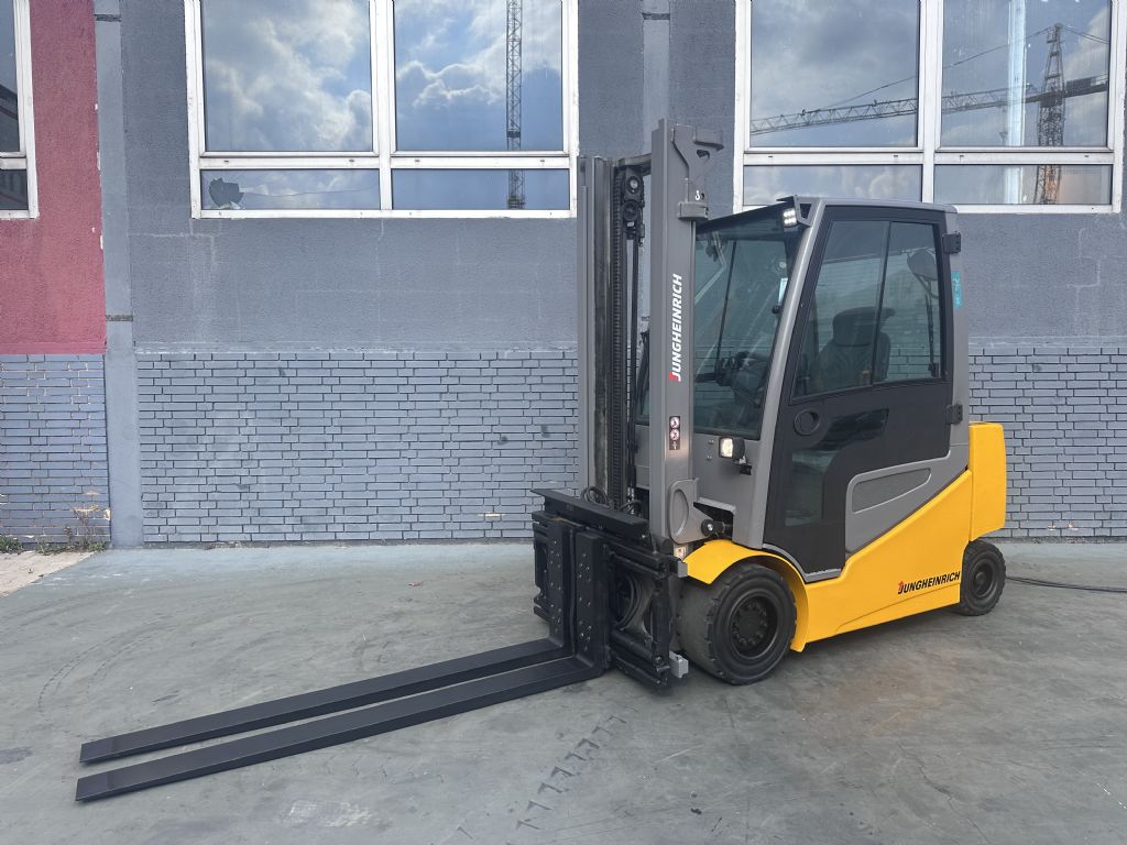 Jungheinrich EFG 430 Baujahr 2019 Neu Akku 2025 HH 3700 Elektro 4 Rad-Stapler www.gst-logistic.com