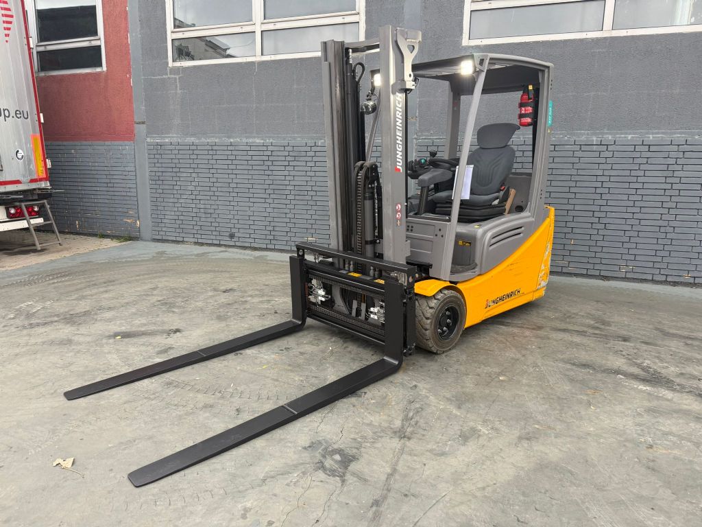 Jungheinrich EFG 218 Baujahr 2020 / Stunden 11041 HH 3100  Elektro 3 Rad-Stapler www.gst-logistic.com