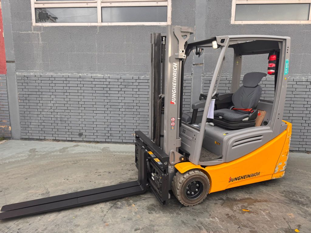 Jungheinrich EFG 218 Baujahr 2020 / Stunden 12117 HH 3100  Elektro 3 Rad-Stapler www.gst-logistic.com