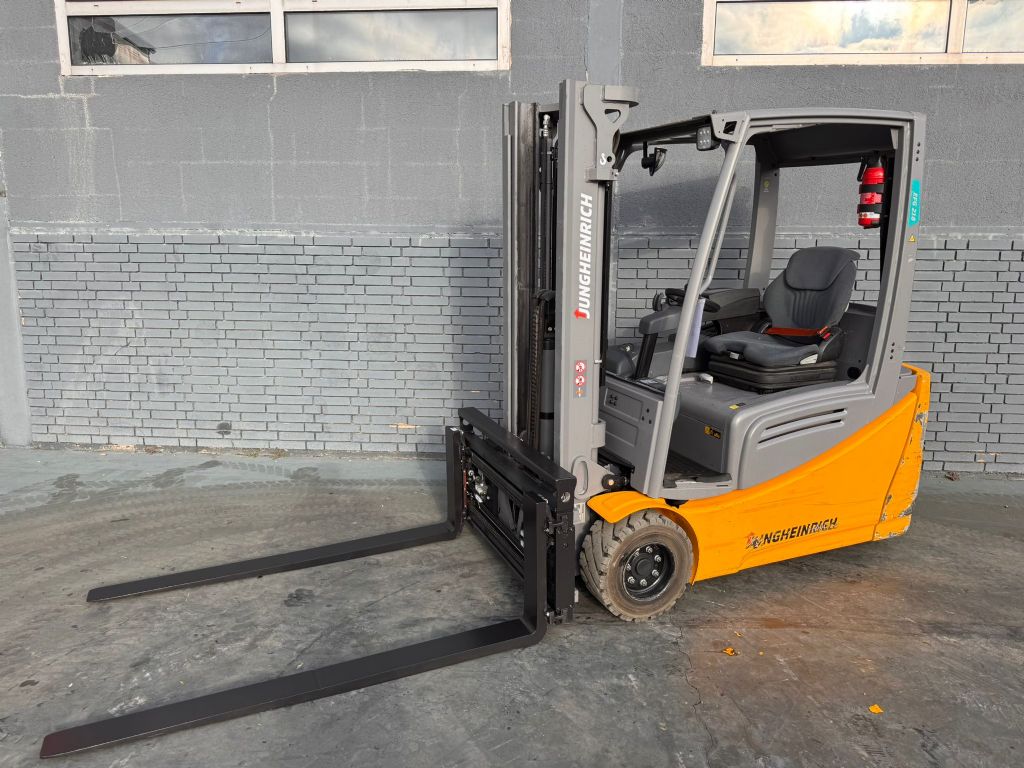 Jungheinrich EFG 218 Baujahr 2020 / Stunden 10722 HH 3100  Elektro 3 Rad-Stapler www.gst-logistic.com