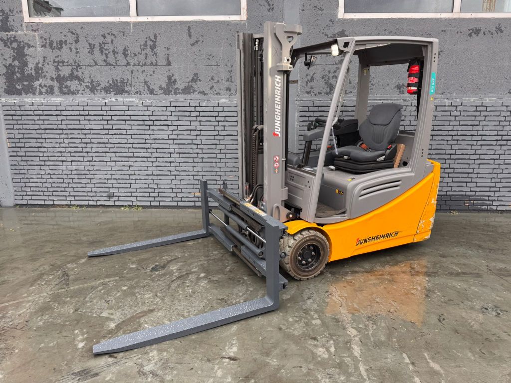 Jungheinrich EFG 218 Baujahr 2020 / Stunden 10399 HH 3100  Elektro 3 Rad-Stapler www.gst-logistic.com