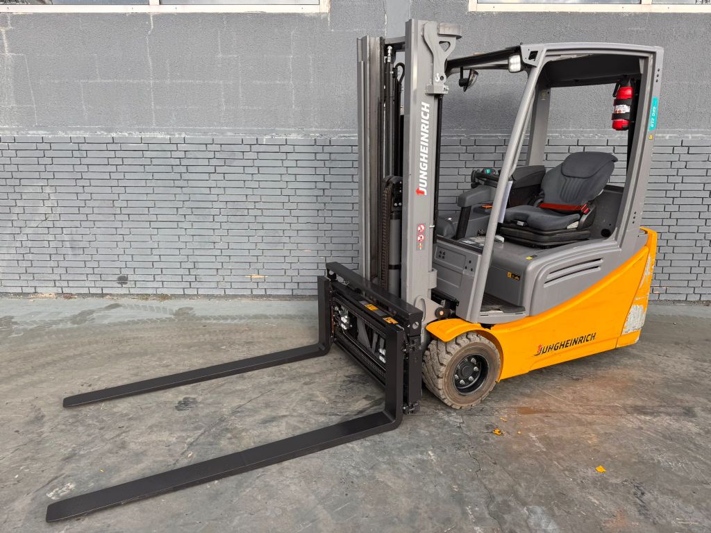 Jungheinrich EFG 218 Baujahr 2020 / Stunden 10377 HH 3100  Elektro 3 Rad-Stapler www.gst-logistic.com