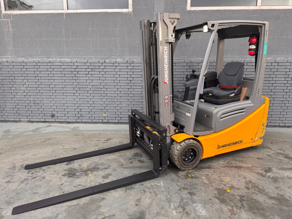 Jungheinrich EFG 218 Baujahr 2020 / Stunden 10643 HH 3100  Elektro 3 Rad-Stapler www.gst-logistic.com