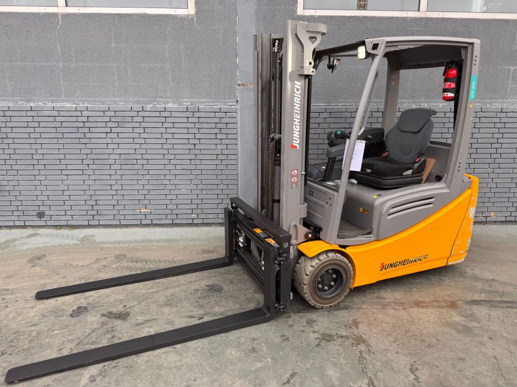Jungheinrich EFG 218 Baujahr 2020 / Stunden 11273 HH 3100  Elektro 3 Rad-Stapler www.gst-logistic.com