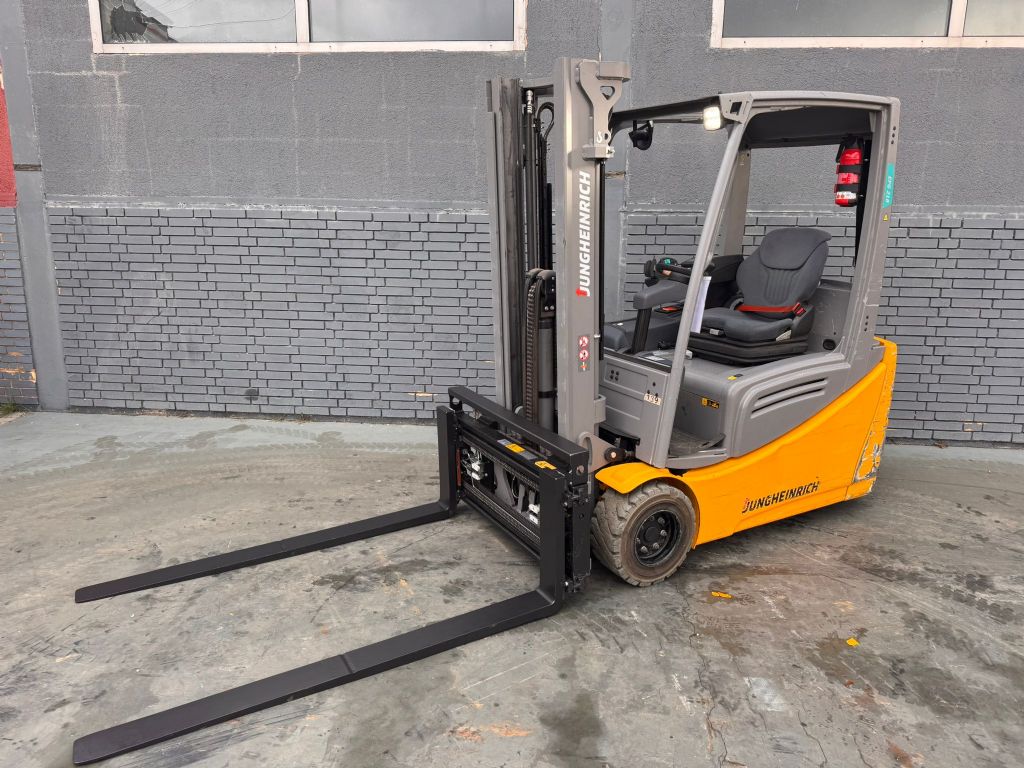 Jungheinrich EFG 218 Baujahr 2020 / Stunden 11827 HH 3100  Elektro 3 Rad-Stapler www.gst-logistic.com