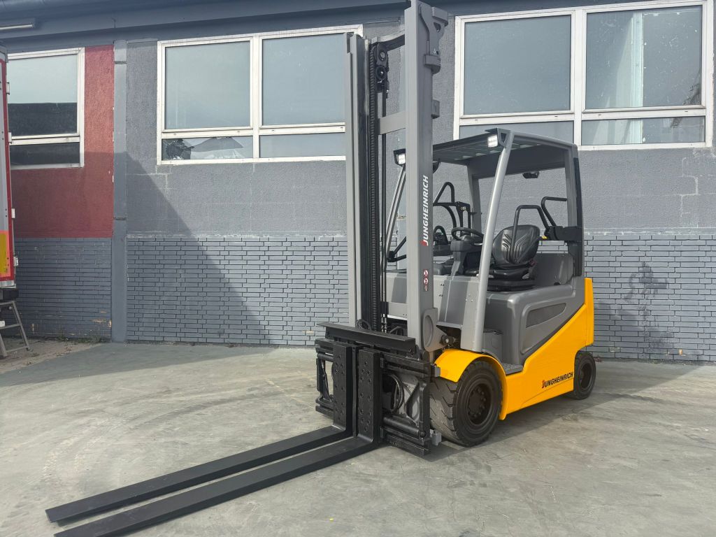 Jungheinrich EFG 430k Baujahr 2022/ Stunden 6470 Akku 2022 Elektro 4 Rad-Stapler www.gst-logistic.com