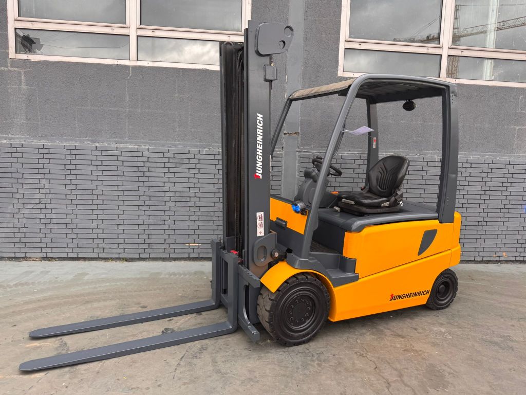 Jungheinrich EFG 430 Baujahr 2006/ Stunden 9086/ Akku 2014 Elektro 4 Rad-Stapler www.gst-logistic.com