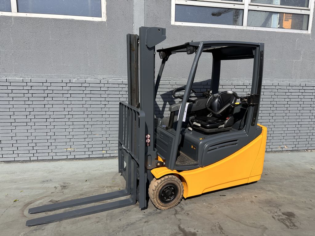 Jungheinrich EFG 216 Baujahr 2012/ Stunden 8094 / Akku 2021/ Duplex Elektro 3 Rad-Stapler www.gst-logistic.com