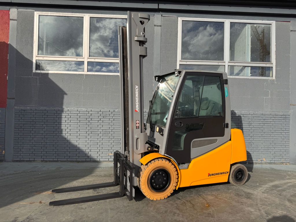 Jungheinrich EFG 540ks Baujahr 2016/Kabine /Akku 2018 /3-4Ventil Elektro 4 Rad-Stapler www.gst-logistic.com