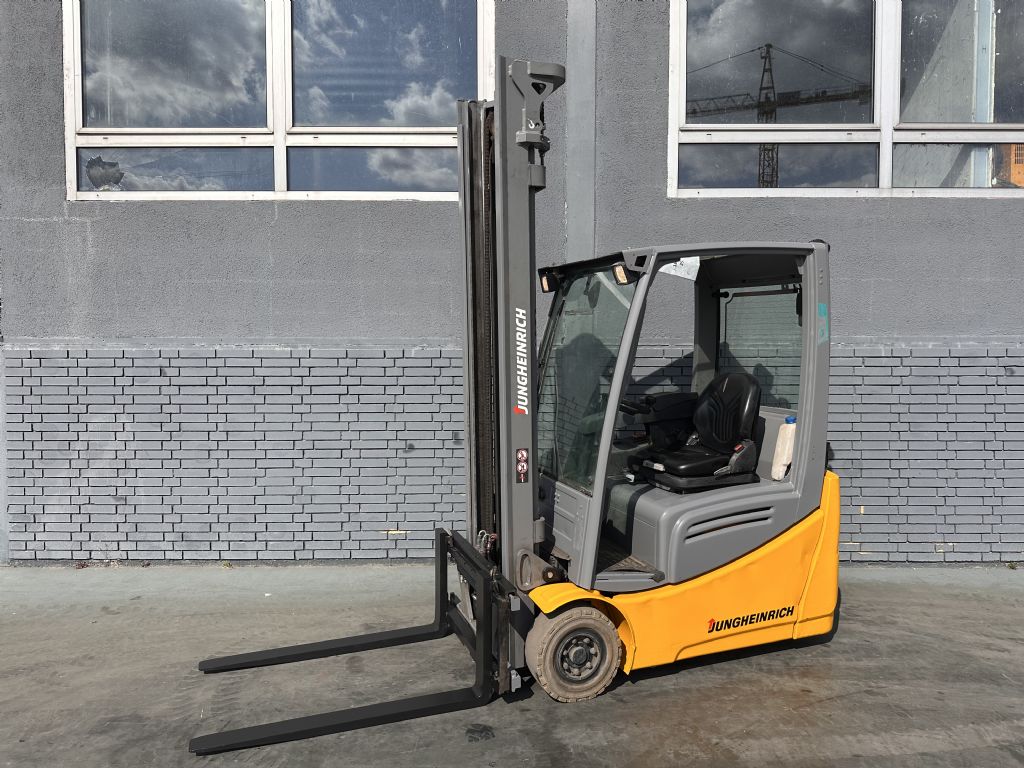 Jungheinrich EFG 216k Baujahr 2018/ Stunden 15604 / Lithuim / Duplex Elektro 3 Rad-Stapler www.gst-logistic.com
