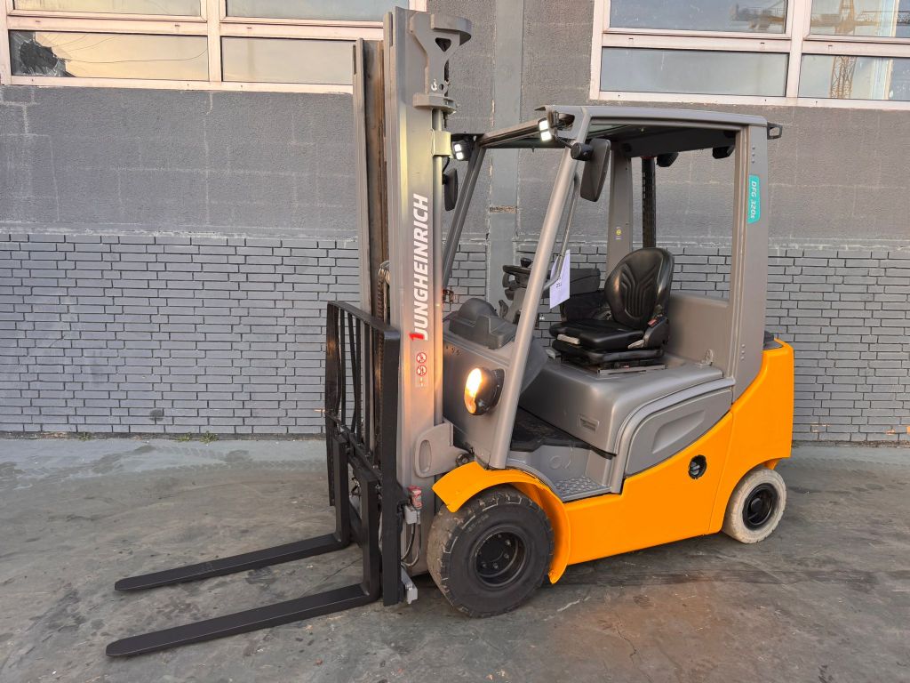 Jungheinrich DFG 320s Baujahr 2018/ HH 5,5M/ Triplex Diesel Forklift www.gst-logistic.com