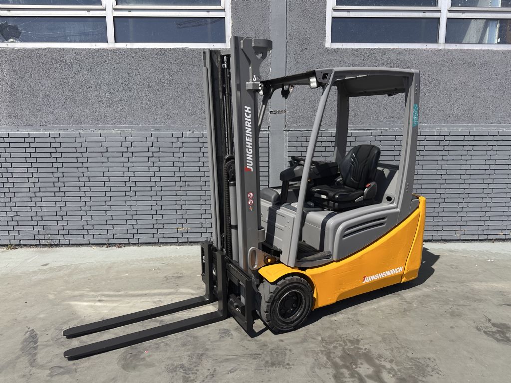 Jungheinrich EFG 218 Baujahr 2020 / Stunden 5865 HH 3,3M/ 1800kg Elektro 3 Rad-Stapler www.gst-logistic.com