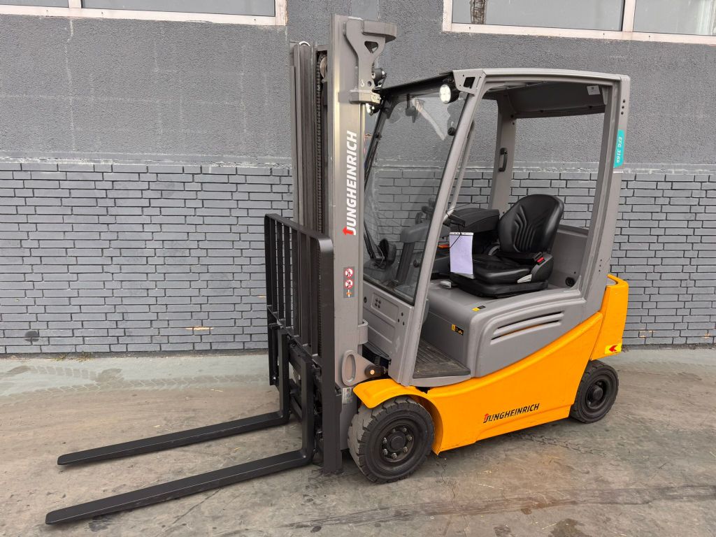 Jungheinrich EFG 316k Baujahr 2022 / Stunden 1919 NEUWERTIG Elektro 4 Rad-Stapler www.gst-logistic.com