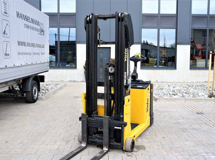 Yale MC12 Gabelhochhubwagen mit Gewicht Hochhubwagen www.hanselmann.de