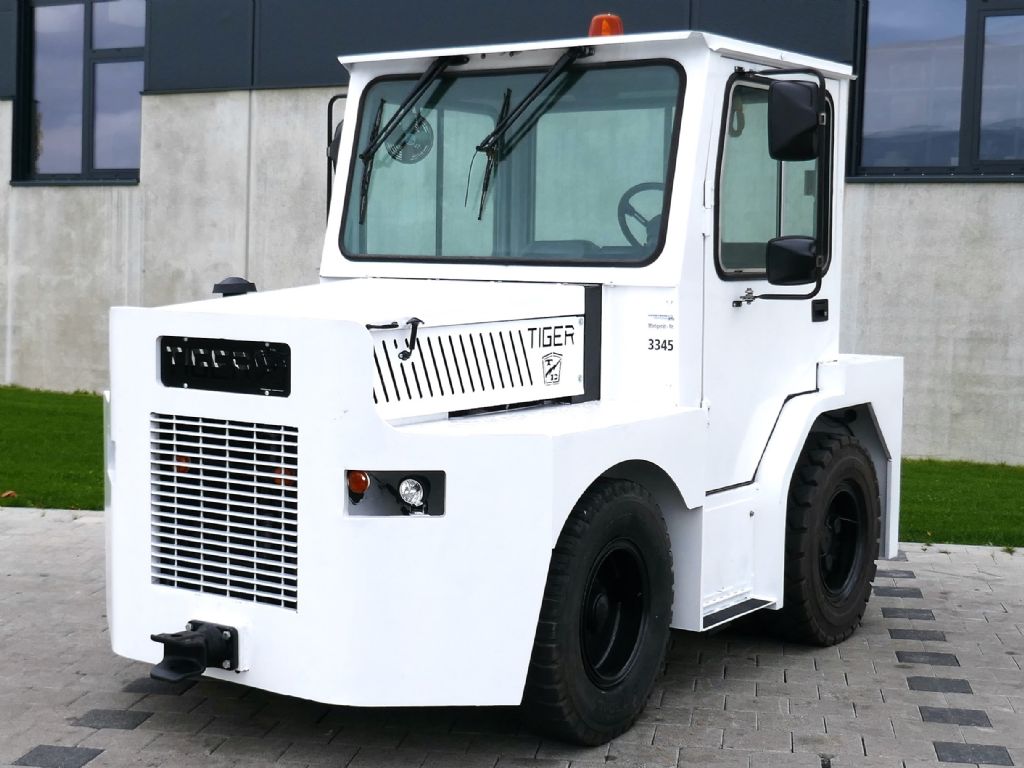 Taylor-Dunn TC-80 Tiger Schlepper www.hanselmann.de