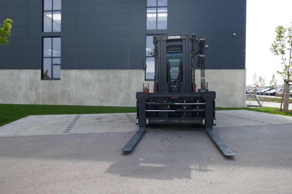 Kalmar DCG160-6 Dieselstapler www.hanselmann.de