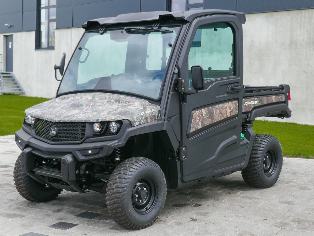 John Deere Gator XUV865M Trainatore www.hanselmann.de