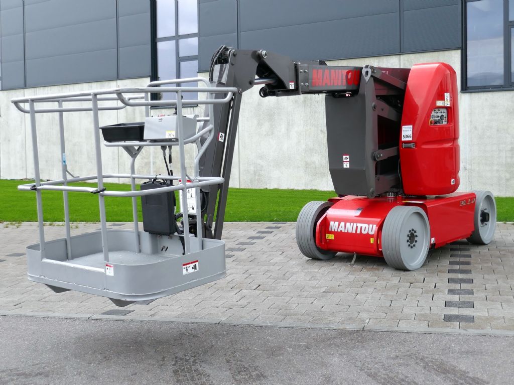 Manitou 120AETJC 2  Gelenkteleskopbhne www.hanselmann.de