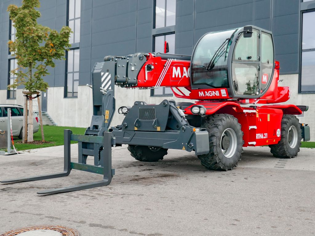 Magni RTH 6.21-D/D Telehandler rotating www.schumacher-gabelstapler.de