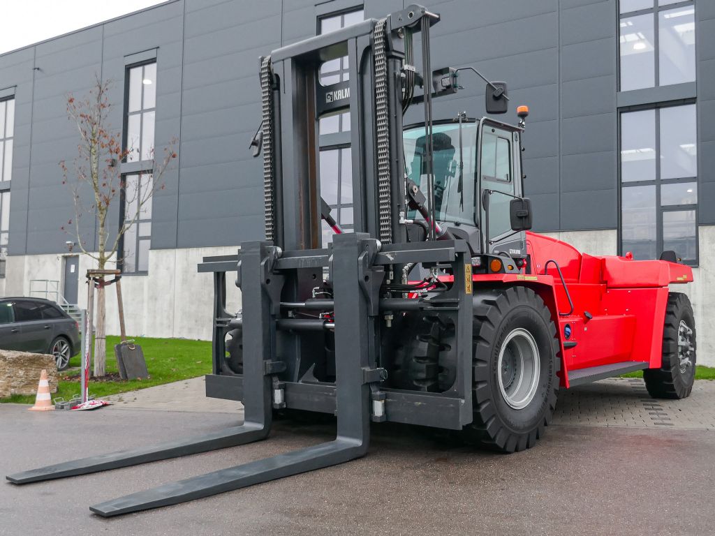 Kalmar DCG330-12 Dieselstapler www.hanselmann.de