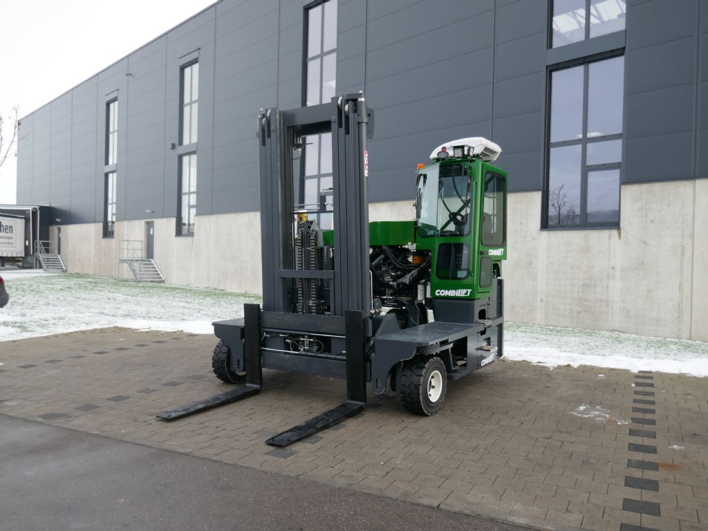 Combilift C6000 Vierwege Frontstapler www.hanselmann.de