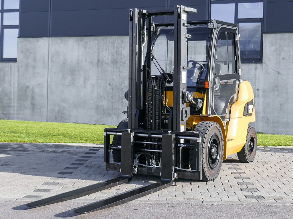 Caterpillar DP40NT Frontale Diesel  www.schumacher-gabelstapler.de