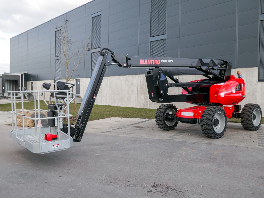 Manitou 200 ATJ RC ST5 S1 Gelenkteleskopbhne www.hanselmann.de