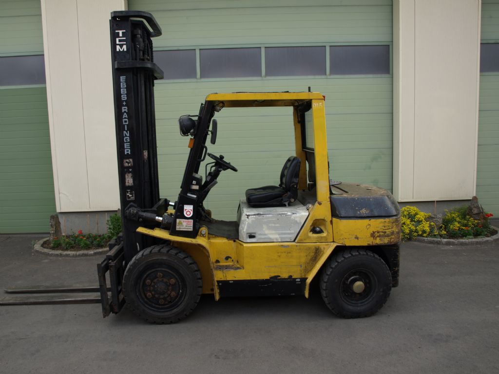 TCM FHD36Z9 Dieselstapler www.gabelstaplerservice.at TCM FHD36Z9 Dieselstapler www.gabelstaplerservice.at