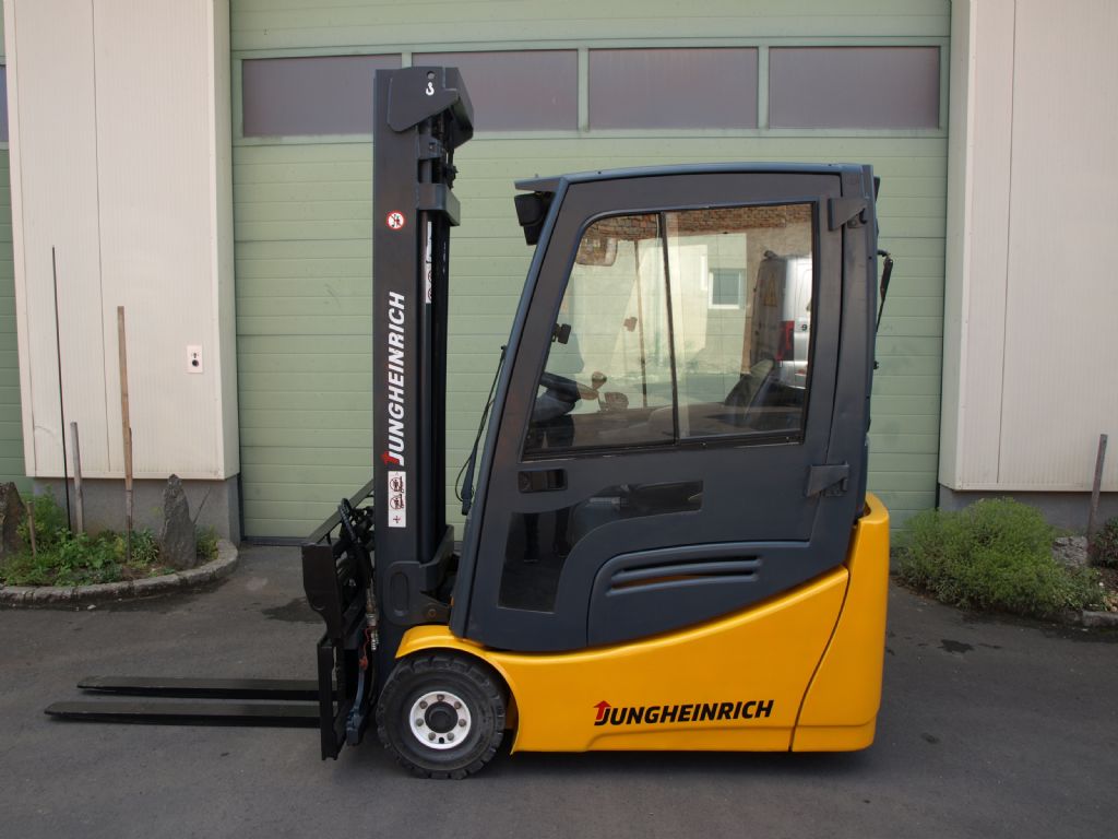Jungheinrich EFG 216K Elektro 3 Rad-Stapler www.gabelstaplerservice.at Jungheinrich EFG 216K Elektro 3 Rad-Stapler www.gabelstaplerservice.at