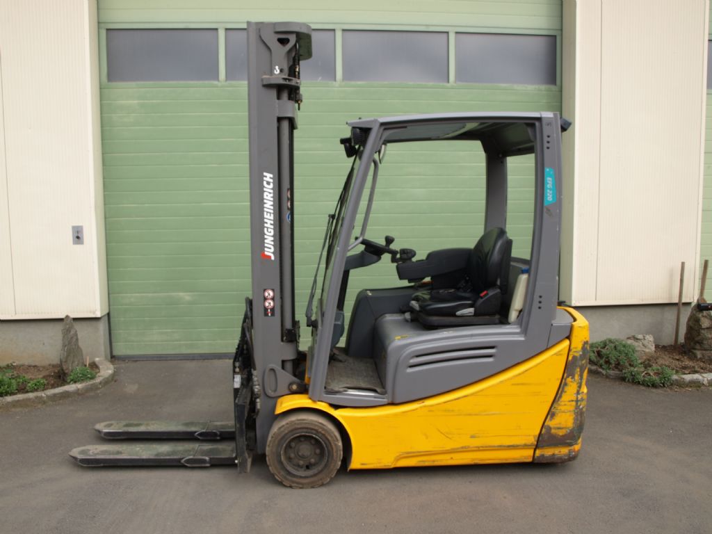 Jungheinrich EFG 220 Elektro 3 Rad-Stapler www.gabelstaplerservice.at Jungheinrich EFG 220 Elektro 3 Rad-Stapler www.gabelstaplerservice.at