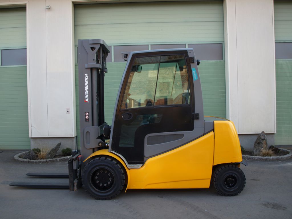 Jungheinrich EFG 550 Elektro 4 Rad-Stapler www.gabelstaplerservice.at