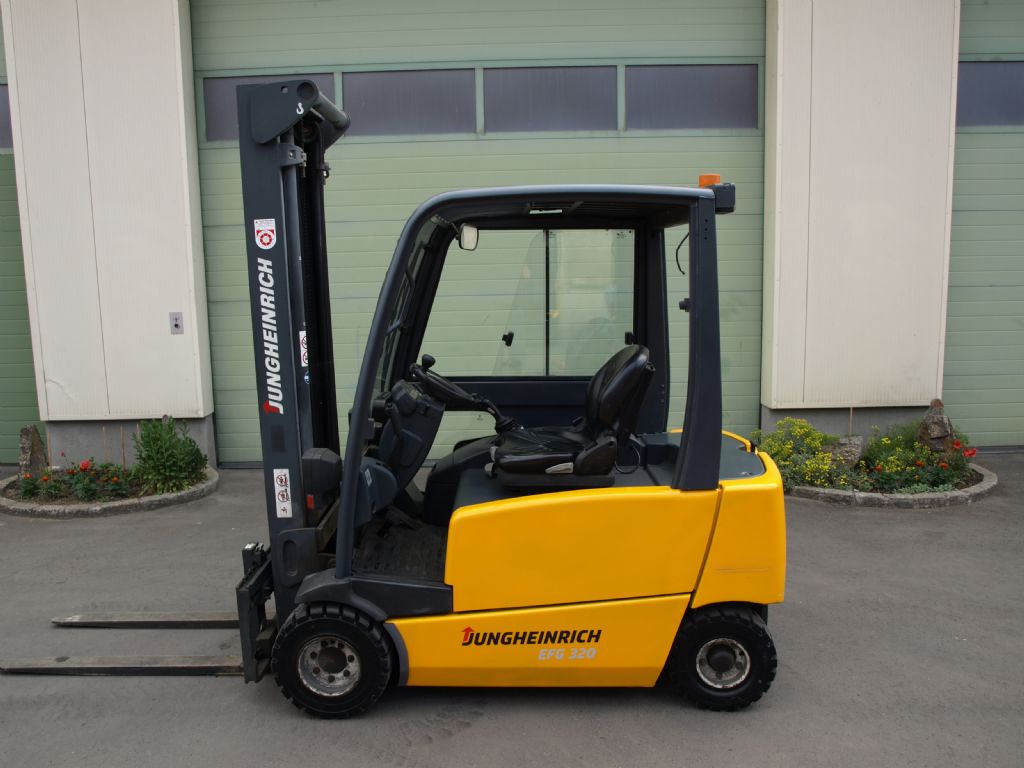 Jungheinrich EFG 320 Elektro 4 Rad-Stapler www.gabelstaplerservice.at Jungheinrich EFG 320 Elektro 4 Rad-Stapler www.gabelstaplerservice.at