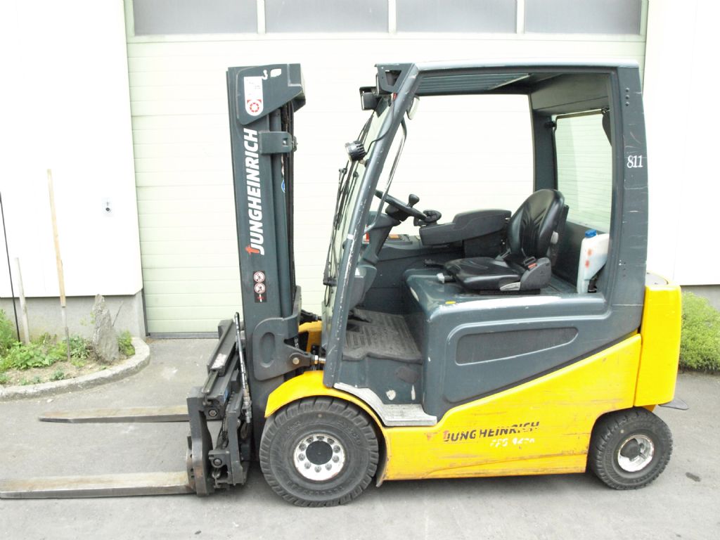 Jungheinrich EFG425K Elektro 4 Rad-Stapler www.gabelstaplerservice.at Jungheinrich EFG425K Elektro 4 Rad-Stapler www.gabelstaplerservice.at