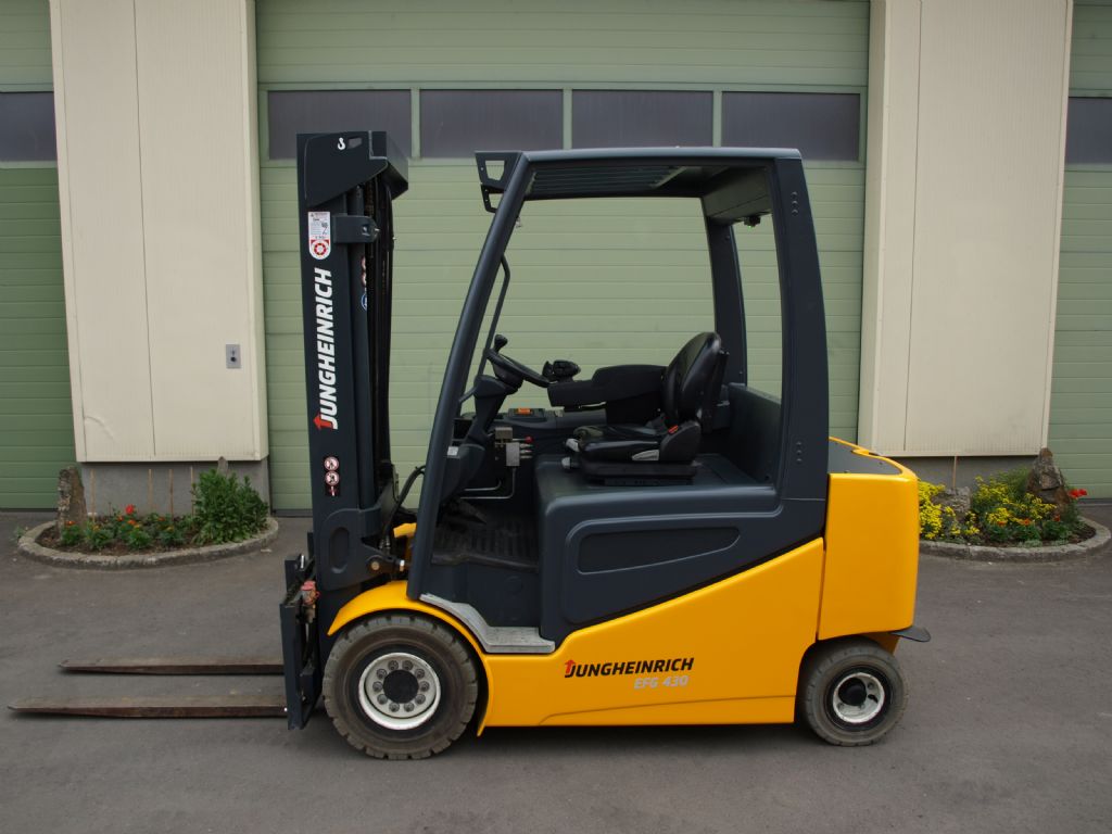 Jungheinrich EFG430 Elektro 4 Rad-Stapler www.gabelstaplerservice.at Jungheinrich EFG430 Elektro 4 Rad-Stapler www.gabelstaplerservice.at
