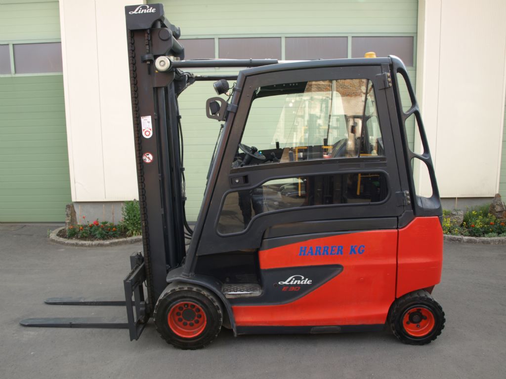Linde E30 HL-01 Elektro 4 Rad-Stapler www.gabelstaplerservice.at Linde E30 HL-01 Elektro 4 Rad-Stapler www.gabelstaplerservice.at