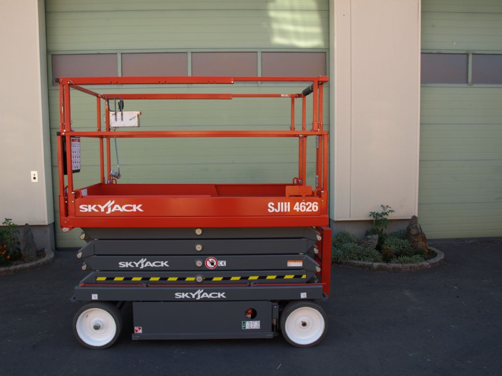Skyjack SJlll 4626 Scherenarbeitsbühne www.gabelstaplerservice.at Skyjack SJlll 4626 Scherenarbeitsbühne www.gabelstaplerservice.at