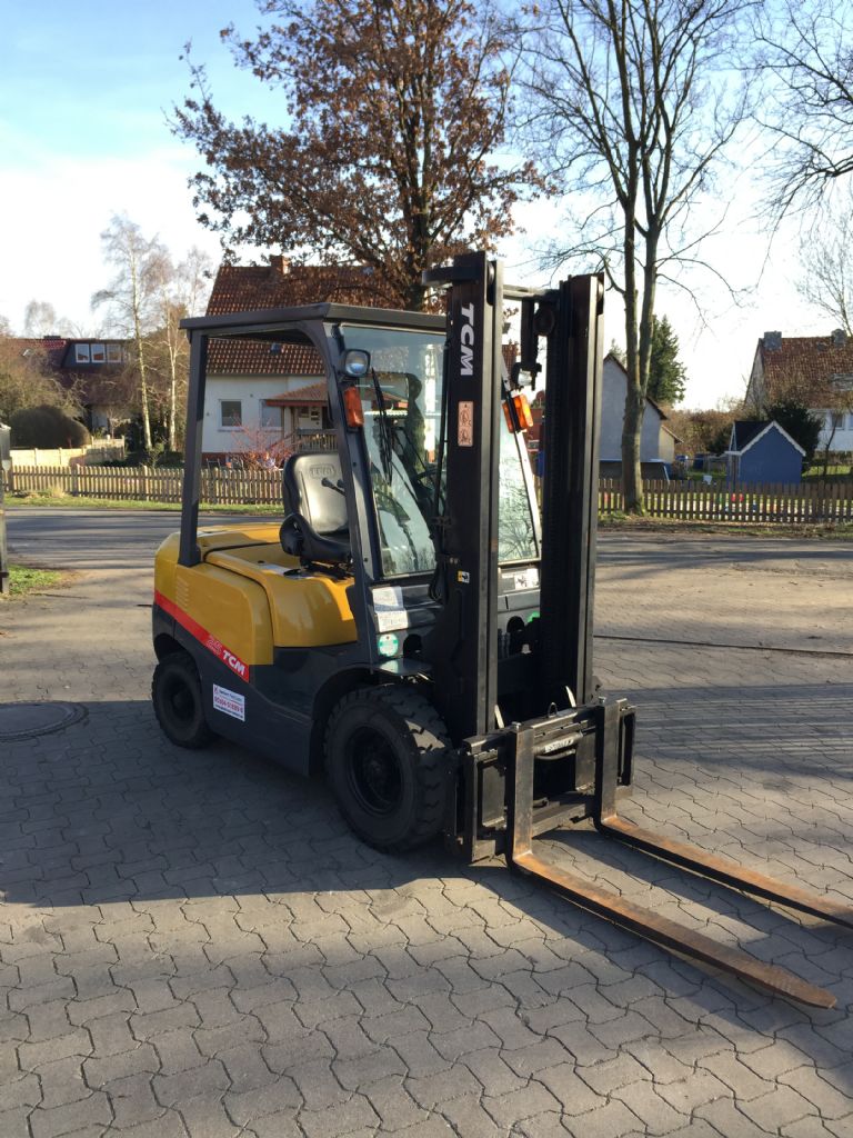 TCM FD25T3 Dieselstapler www.gabelstapler-heckert.de