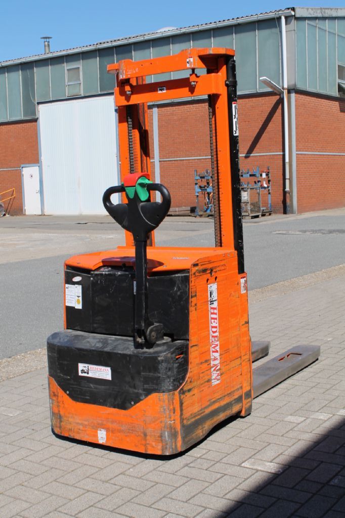 Doosan LEDS16i Deichselstapler www.hedemann-stapler.de