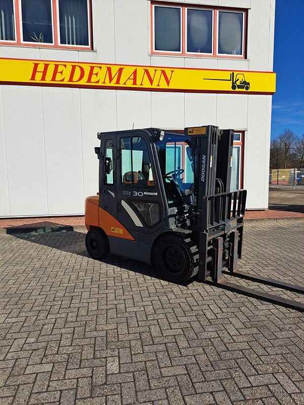 Doosan D30S-7 Dieselstapler www.hedemann-stapler.de