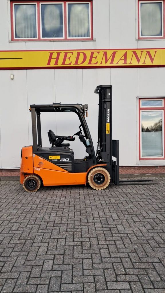 Doosan B30NS Elektro 4 Rad-Stapler www.hedemann-stapler.de