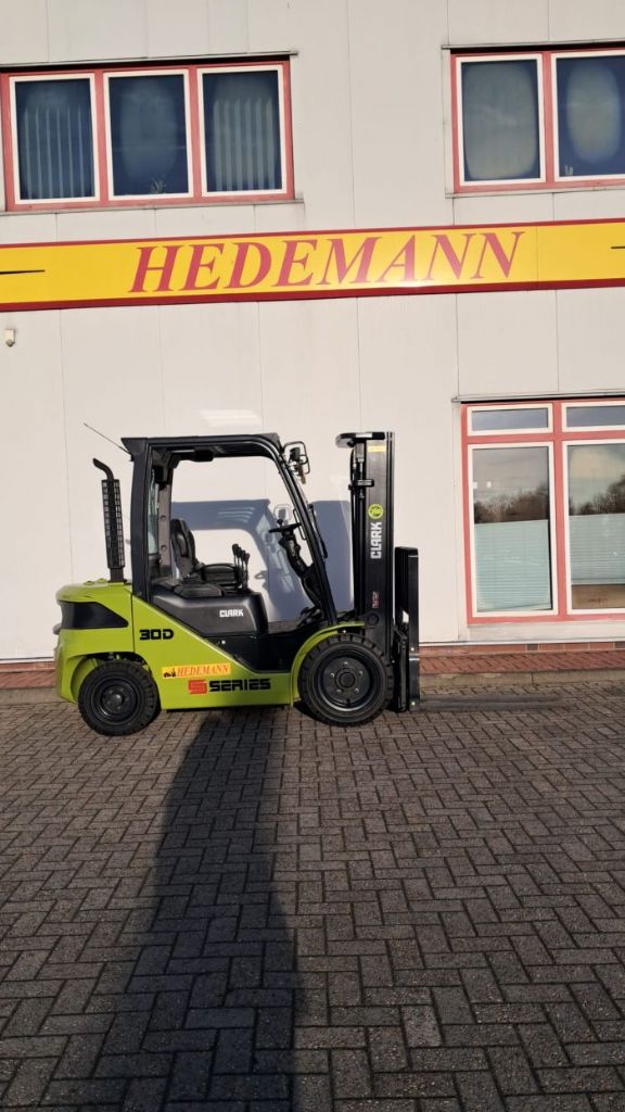 Clark S30D Dieselstapler www.hedemann-stapler.de